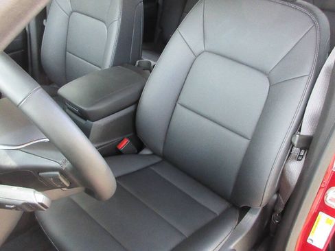 Used 2025 Chevrolet Colorado LT w/ LT Convenience Package RWD image 11