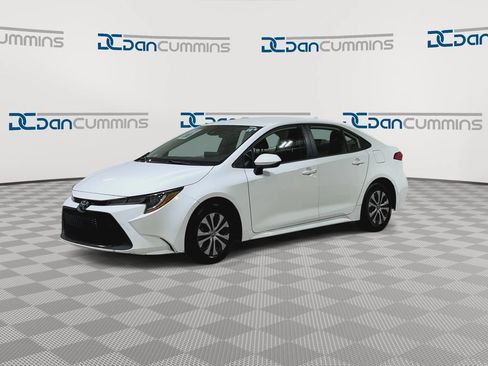 Used 2022 Toyota Corolla LE FWD image 4