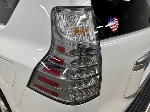 Used 2023 Lexus GX 460 Premium w/ Premium Package AWD/4WD image 8