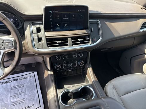 Used 2023 Chevrolet Suburban LT w/ Luxury Package image 8