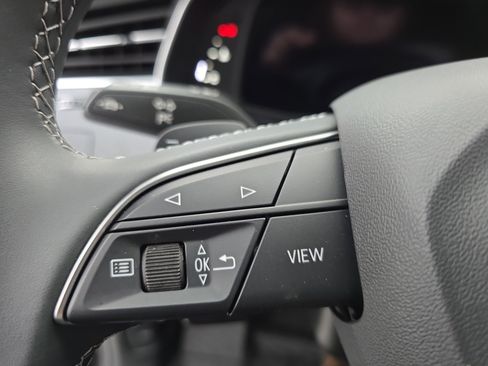 Used 2025 Audi Q8 Prestige image 17