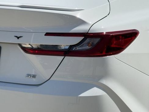 Used 2026 Toyota Camry SE FWD image 7