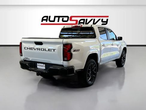 Used 2025 Chevrolet Colorado Z71 w/ Technology Package AWD/4WD image 7