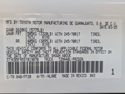 Used 2025 Toyota Tacoma SR5 image 27