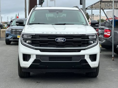 New 2027 Ford Expedition Platinum w/ Driver's Package AWD/4WD image 5