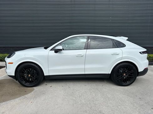 Used 2026 Porsche Cayenne Coupe AWD/4WD image 2