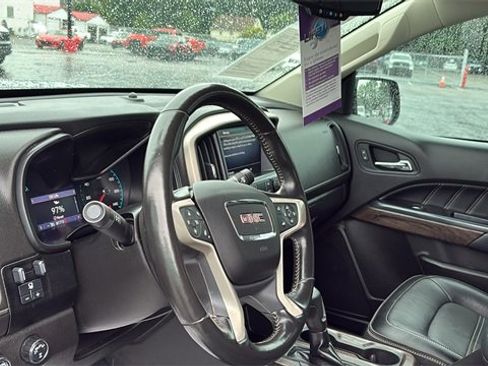 Used 2021 GMC Canyon Denali image 11