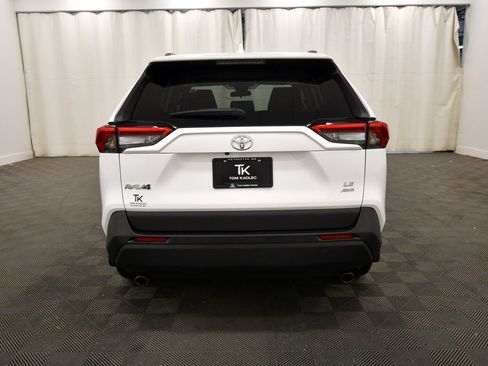 Used 2021 Toyota RAV4 LE AWD/4WD image 6
