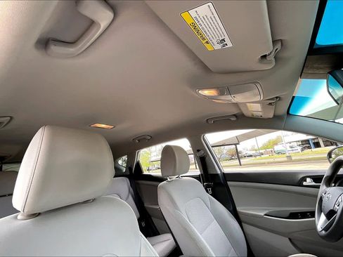 Used 2019 Hyundai Tucson SE image 14