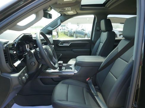 New 2026 Chevrolet Silverado 1500 LTZ w/ LTZ Premium Package AWD/4WD image 16