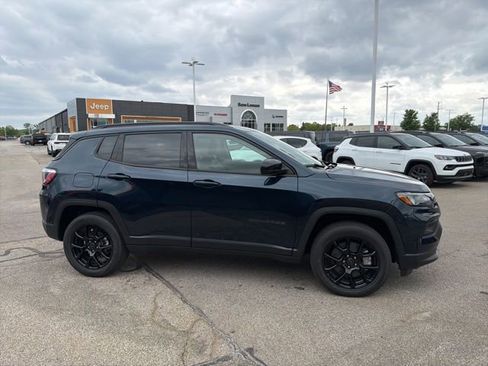 New 2026 Jeep Compass Latitude AWD/4WD image 9