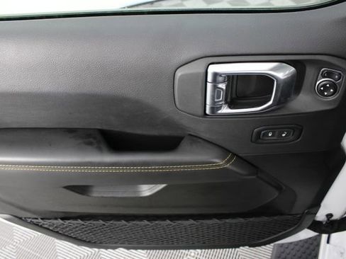 Used 2025 Jeep Wrangler Unlimited Sahara AWD/4WD image 13
