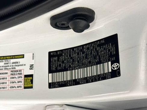 Certified 2025 Toyota Corolla SE FWD image 31