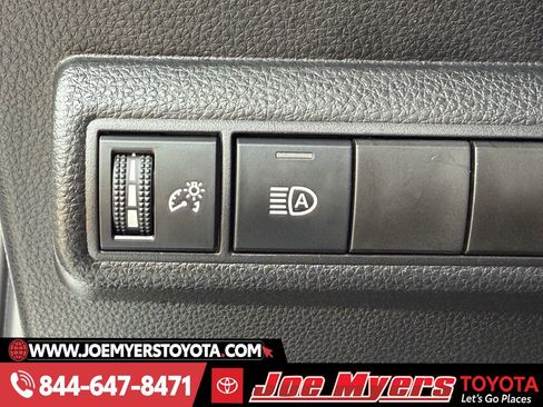 Used 2025 Toyota Corolla LE image 24