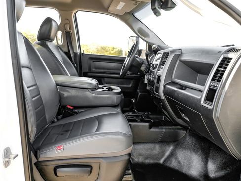 Used 2018 RAM 2500 Tradesman w/ Chrome Appearance Group image 38