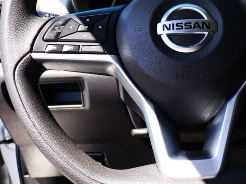 Used 2021 Nissan Versa SV FWD image 51