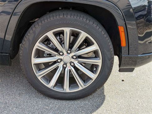 Used 2024 Jeep Grand Wagoneer Series I w/ Convenience Group III image 14