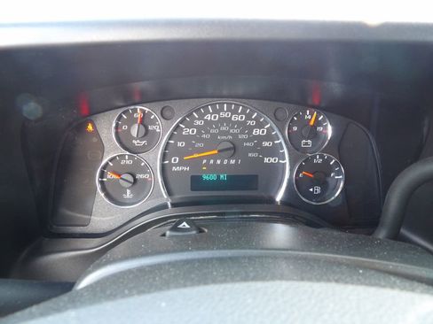 Used 2024 Chevrolet Express 2500 w/ Driver Convenience Package RWD image 13