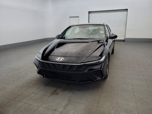 Used 2024 Hyundai Elantra SEL FWD image 15