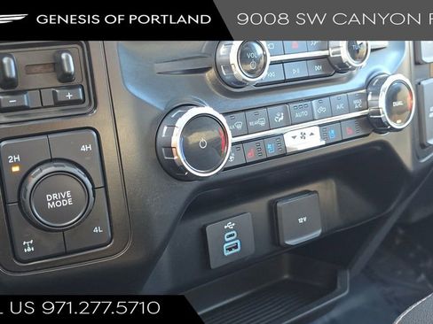 Used 2025 Ford F350 Lariat w/ Camper Package image 32