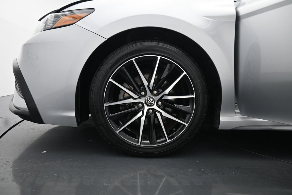 Used 2024 Toyota Camry SE FWD image 18