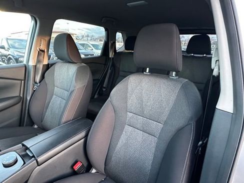 Used 2025 Nissan Rogue SV image 26