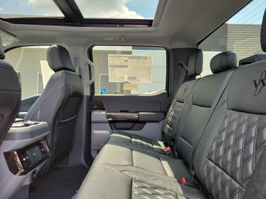 New 2026 Ford F250 XLT w/ XLT Premium Package AWD/4WD image 21