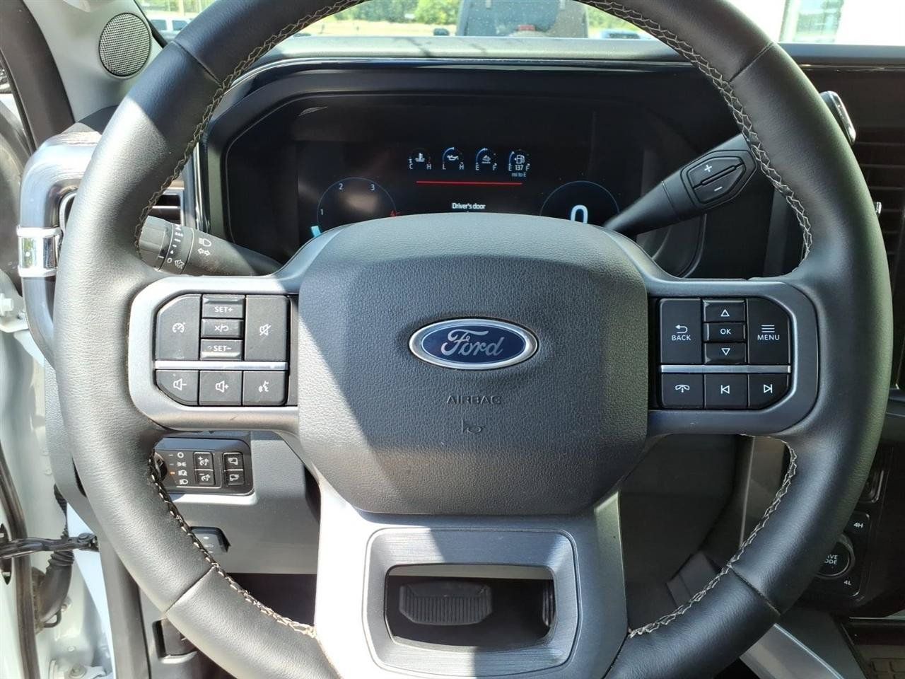 Used 2025 Ford F250 Lariat AWD/4WD image 8