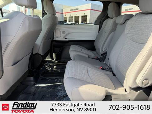 Certified 2025 Toyota Sienna LE FWD image 7