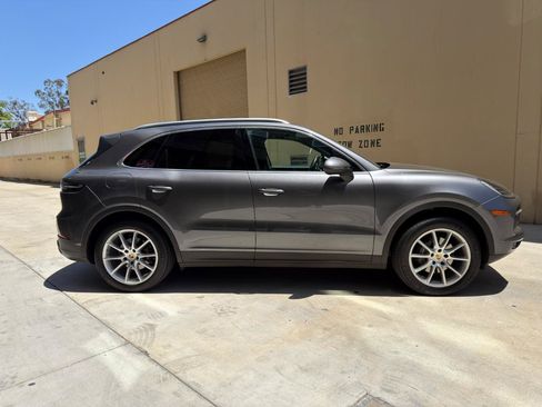 Used 2019 Porsche Cayenne AWD/4WD image 7