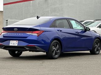 Used 2021 Hyundai Elantra SEL w/ Convenience Package video 2