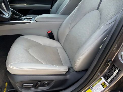Used 2023 Toyota Camry XLE w/ Navigation Package FWD image 5