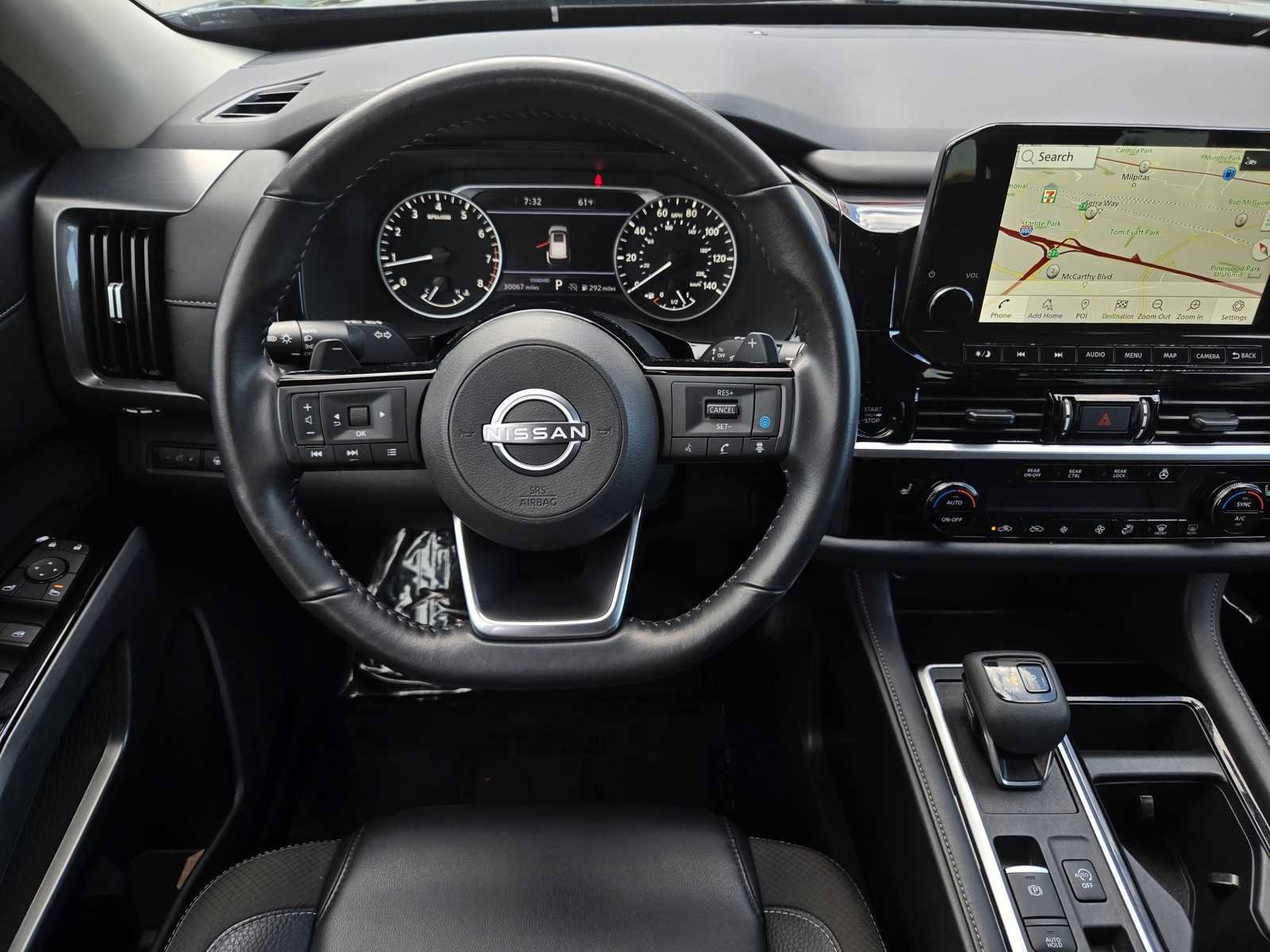 Used 2025 Nissan Pathfinder SL FWD image 12