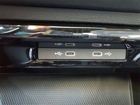 Certified 2024 Volkswagen Golf R image 22