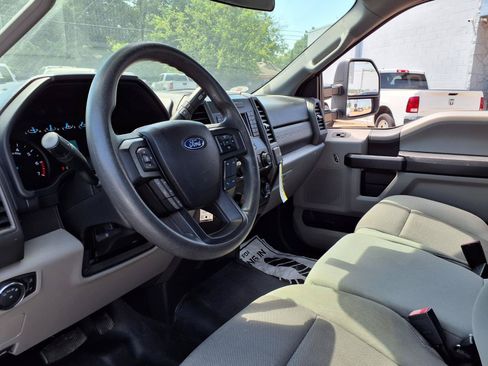 Used 2020 Ford F250 XL w/ Power Equipment Group RWD image 6