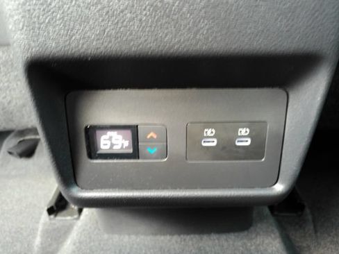 Used 2024 Nissan Rogue SL w/ SL Premium Package FWD image 32