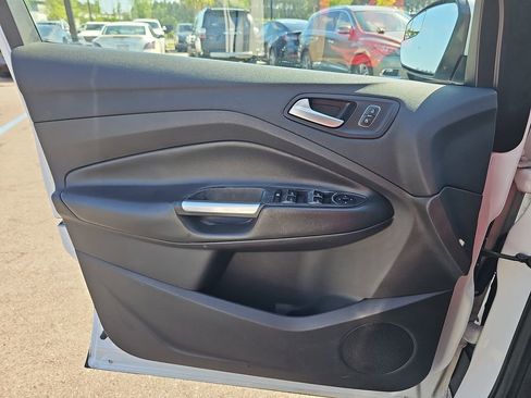 Used 2018 Ford Escape SE FWD image 30
