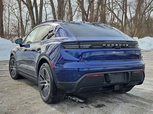 Used 2025 Porsche Macan 4S Electric image 3