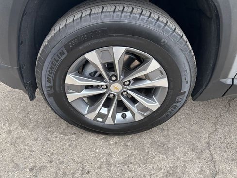 Used 2025 Chevrolet Equinox LT AWD/4WD image 24