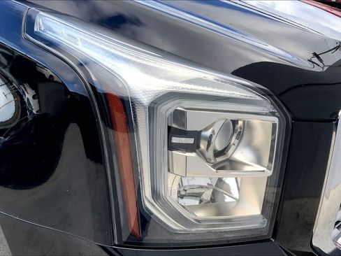 Used 2018 GMC Yukon XL Denali w/ Denali Ultimate Package AWD/4WD image 31