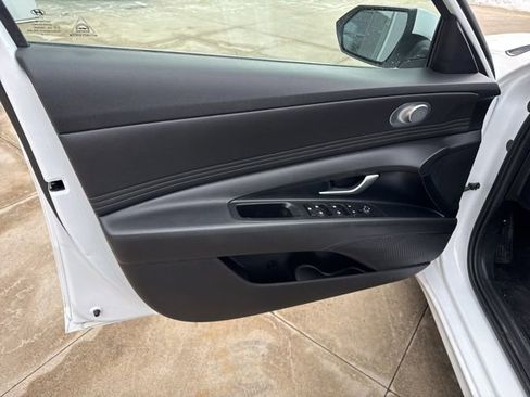Used 2023 Hyundai Elantra SEL w/ Convenience Package image 22