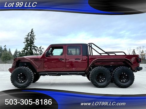 Used 2021 Jeep Gladiator Rubicon w/ Trailer Tow Package AWD/4WD image 5