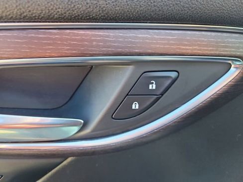 Used 2021 Buick Envision Avenir w/ Technology Package II AWD/4WD image 24