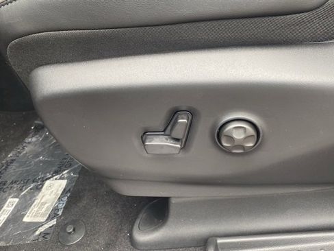 New 2026 Chrysler Pacifica Limited w/ S Appearance Package image 17