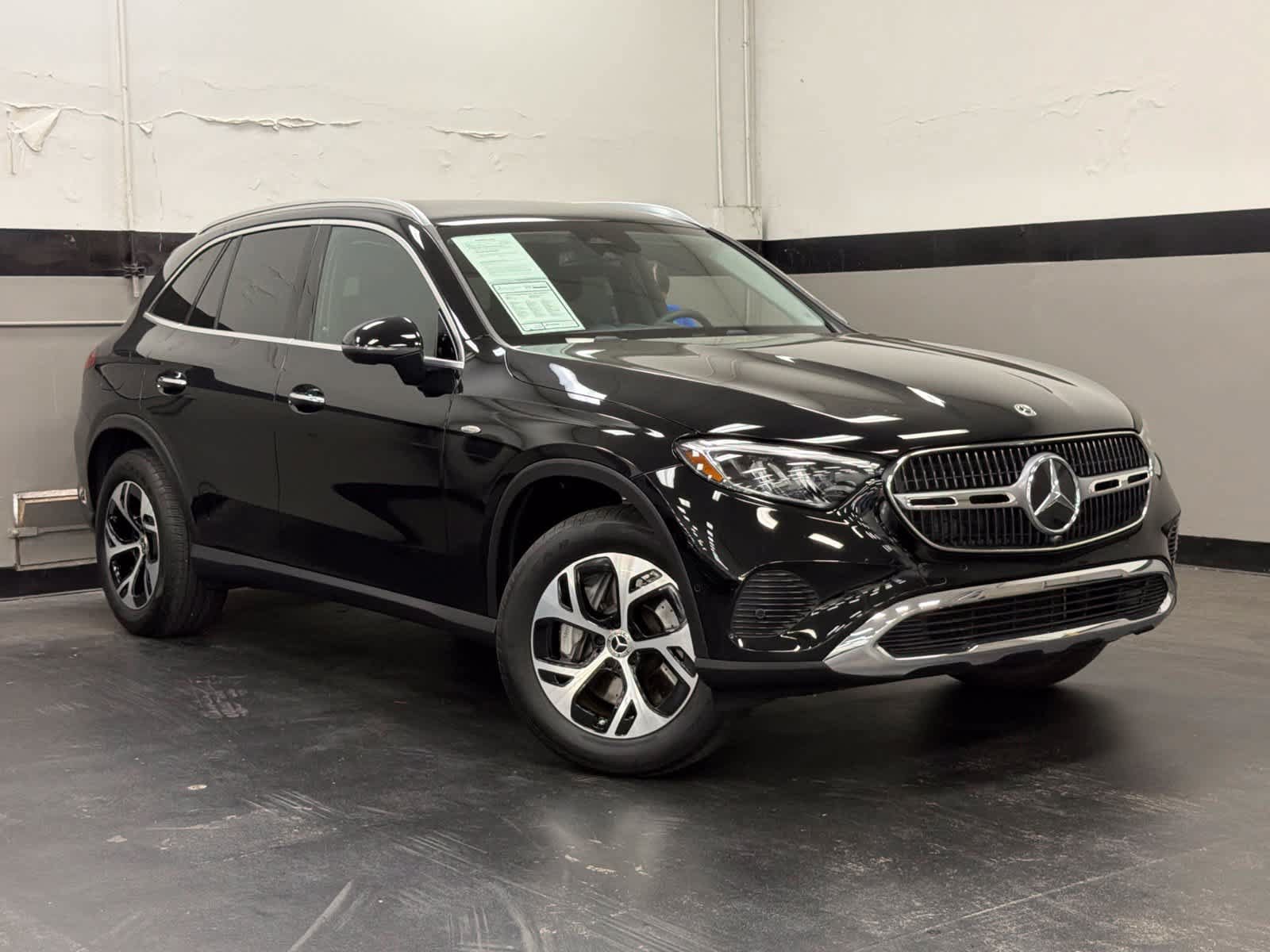 Certified 2025 Mercedes-Benz GLC 350e 4MATIC image 2