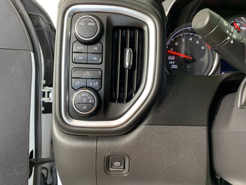 Used 2020 Chevrolet Silverado 1500 LT AWD/4WD image 15
