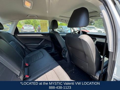 Certified 2022 Volkswagen Passat 2.0T SE FWD image 23