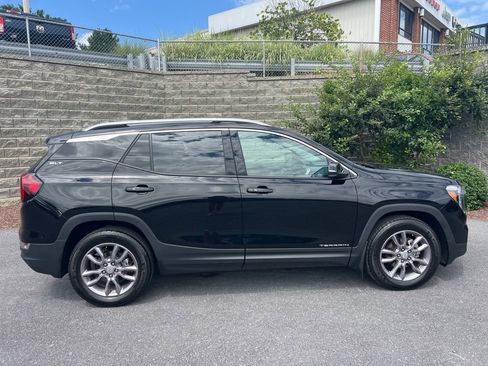Used 2022 GMC Terrain SLT image 8