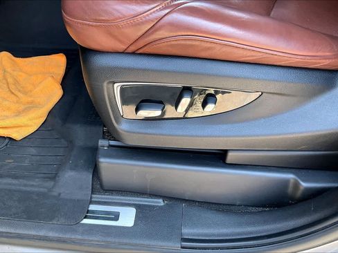 Used 2019 Cadillac Escalade ESV Luxury AWD/4WD image 31