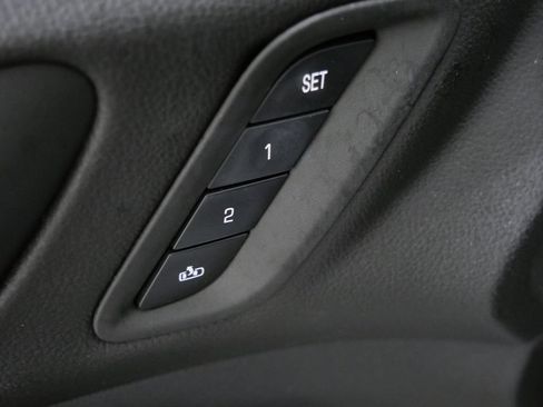 Used 2023 GMC Acadia SLT w/ Technology Package AWD/4WD image 15